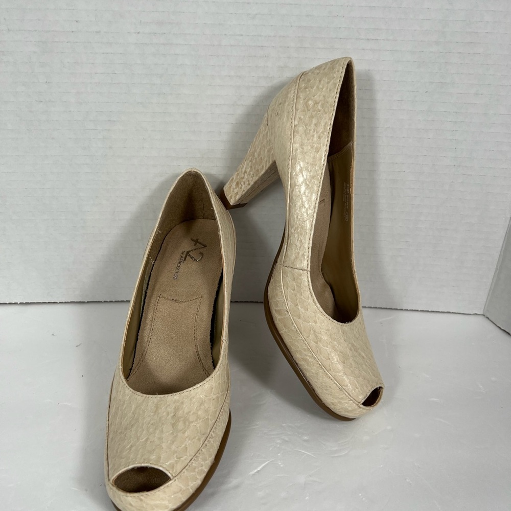 A2 by Aerosoles Womens Big Ben Beige Faux Snakeskin 5.5M Peep Toe Pumps Heels